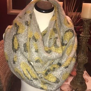 Beautiful Cheetah Print Scarf